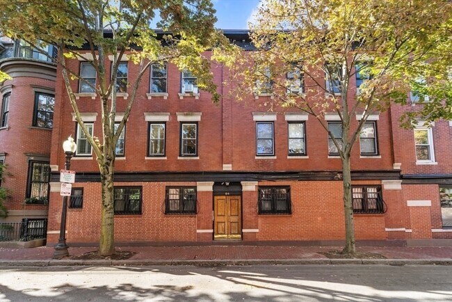 Building Photo - 84 W Concord St