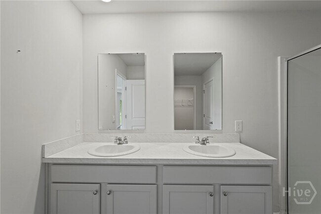 Building Photo - 231 Skylark Rd