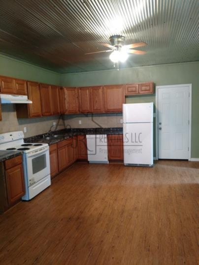 Building Photo - 2005 S Locust St