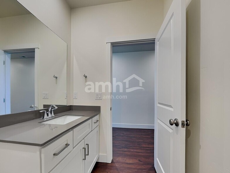 Building Photo - 9337 W Barcelona St