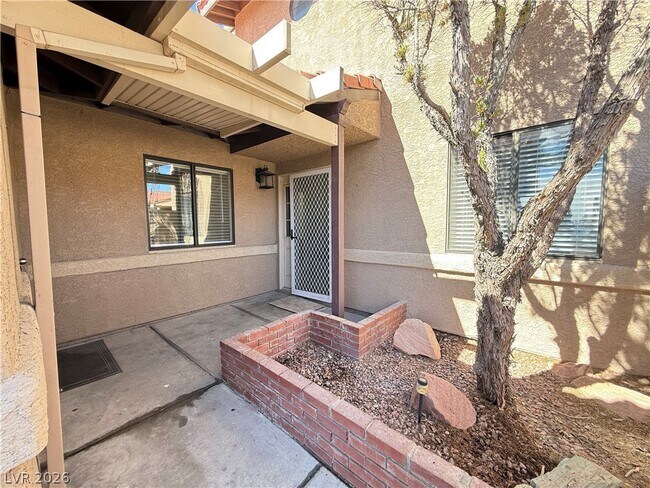 Building Photo - 4025 Delos Dr