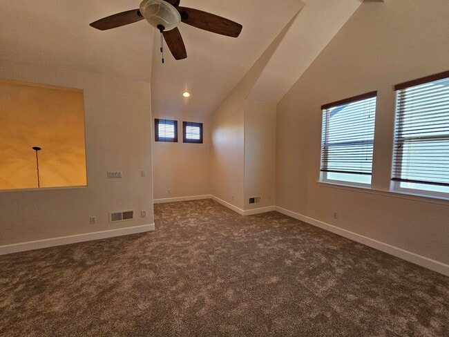 Building Photo - Beautiful Executive Home In Gated Community