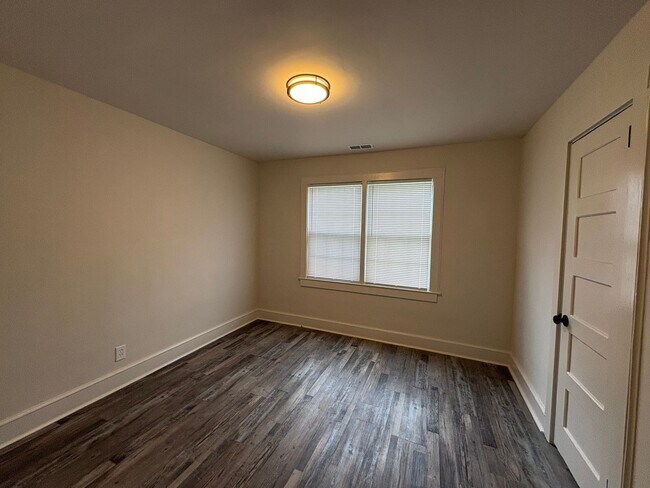 Building Photo - 506 Watson Ave