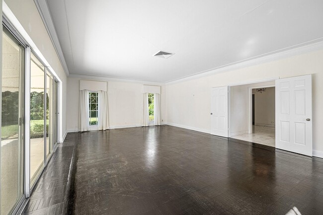 Building Photo - 157 Wells Rd