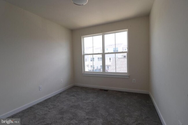 Building Photo - 414 Waverley Dr