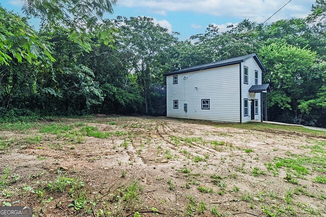 Building Photo - 115 Emily St