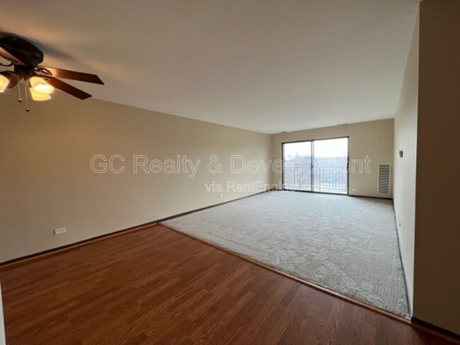 Building Photo - 950 E Wilmette Rd