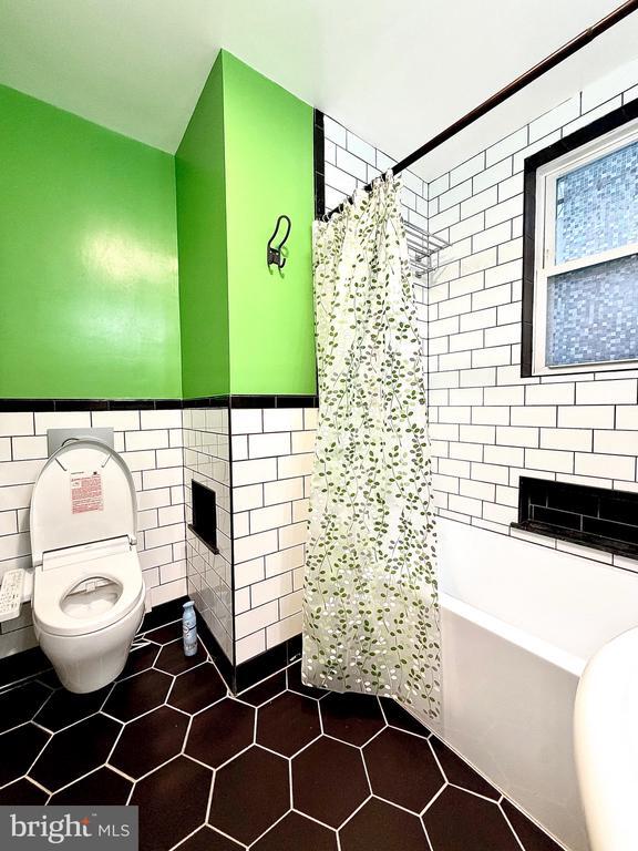 Building Photo - 1412 A St SE