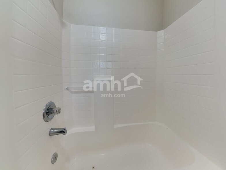 Building Photo - 1524 185th St Ct E