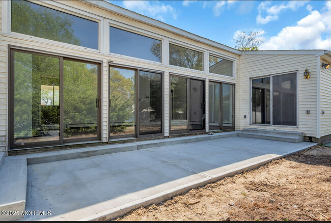 Building Photo - 1034 Zircon Dr