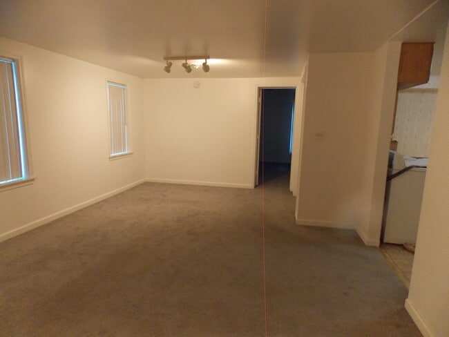 Building Photo - 8795 Main St