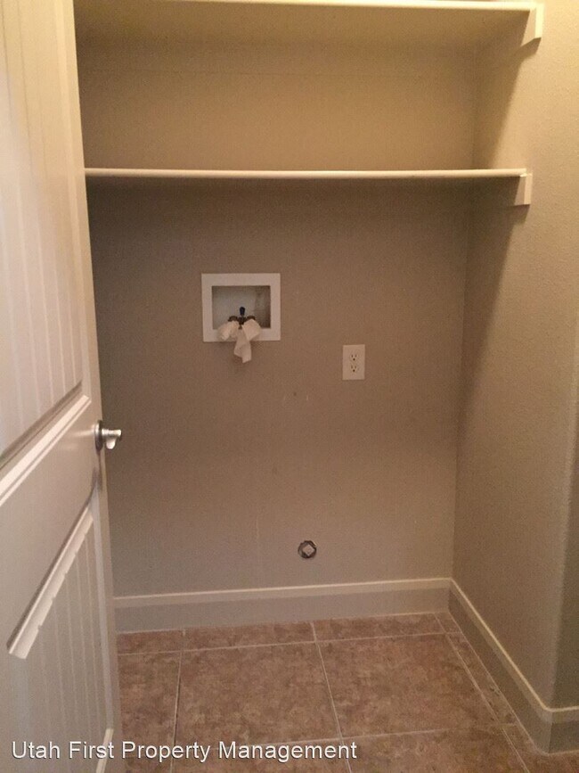 Building Photo - 3 br, 2 bath House - 543 N 2480 W