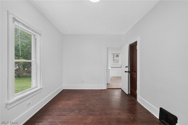 Building Photo - 517 Brown St