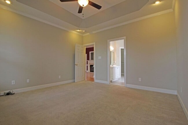 Building Photo - Lane Tree