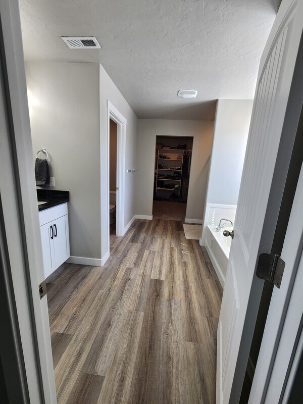 Building Photo - 4186 W 800 S