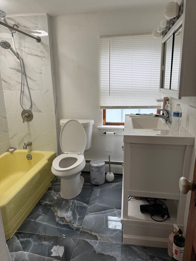 Building Photo - 170 Walker Hill Rd