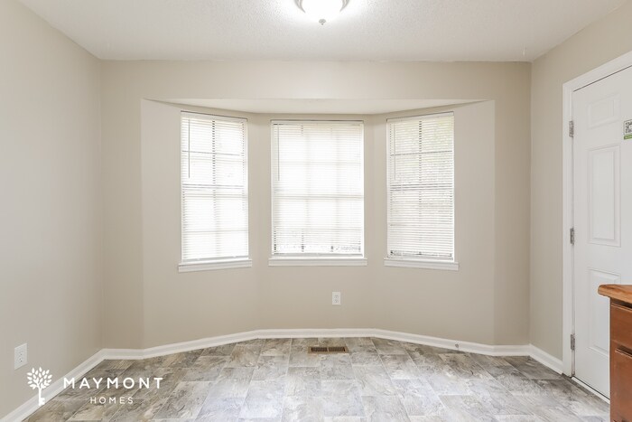 Building Photo - 6860 Markham Dr