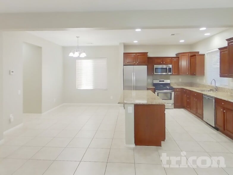 Building Photo - 6867 Pipil St