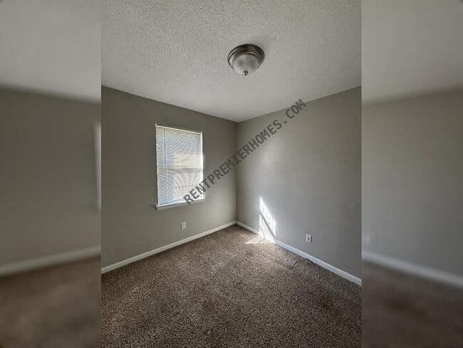 Building Photo - 1116 Southeastern Ave