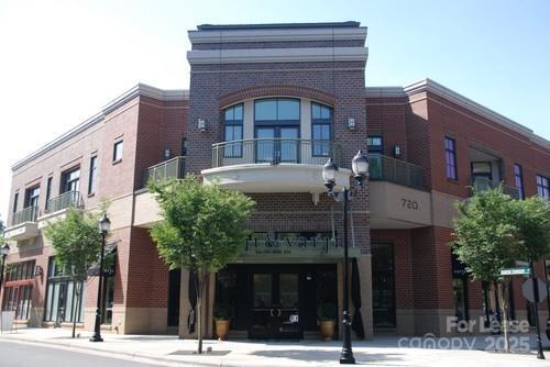 Primary Photo - 720 Gov Morrison St