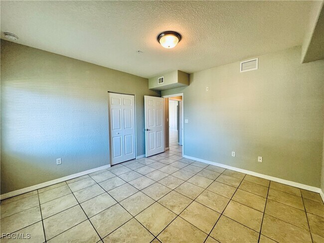 Building Photo - 13180 Bella Casa Cir