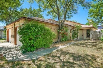 Building Photo - 740 Simonetti Dr