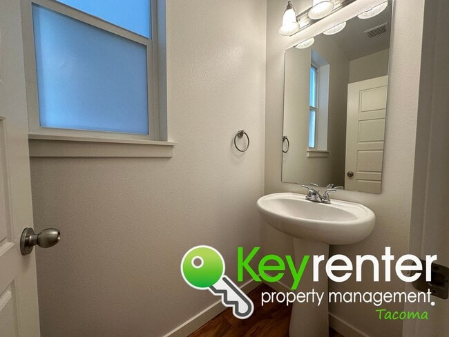 Building Photo - Puyallup Multi-level Fabulous 4Bed/2.5Bath...