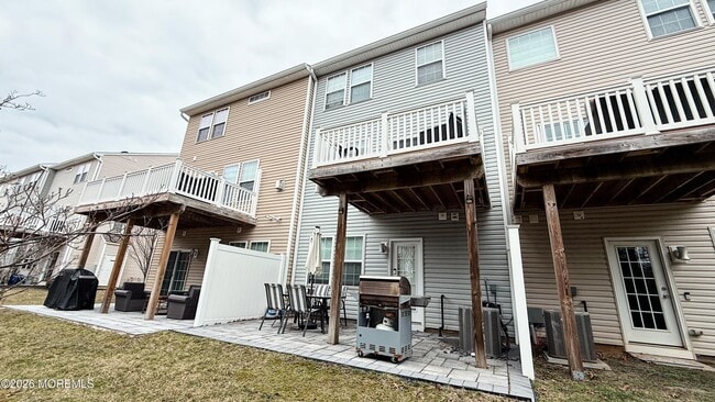 Building Photo - 110 Halliard Dr