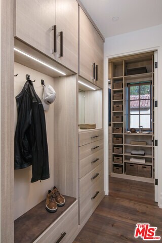 Building Photo - 10208 Century Woods Dr