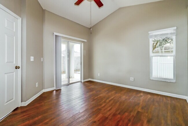 Building Photo - 8525 Hawbuck St