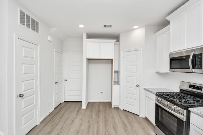 Building Photo - 1534 Revolution Way