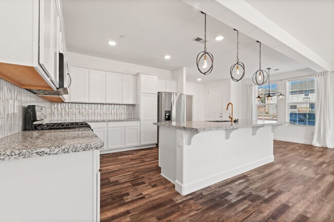 Building Photo - Beuatiful Townhome in Northwest Reno!