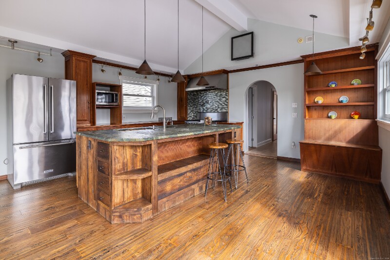 Building Photo - 13 Richard St