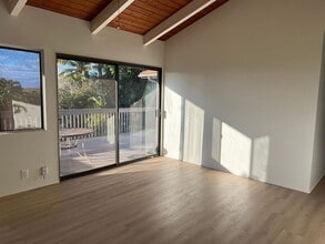 Building Photo - 5008 Mahinahina St