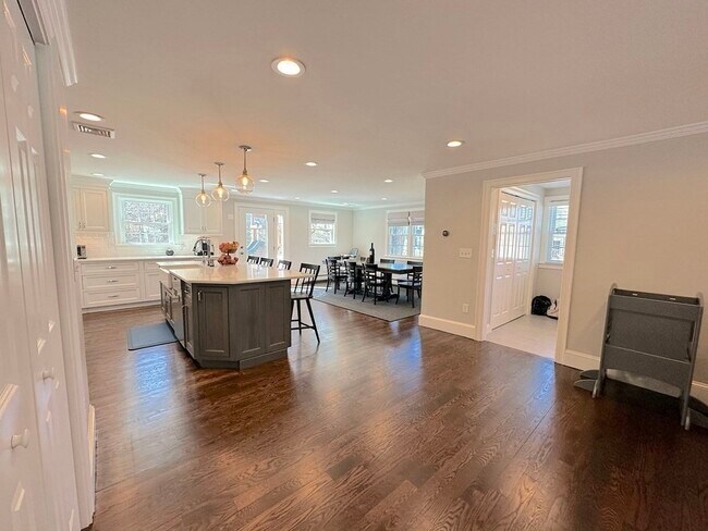 Building Photo - 99 Westchester Rd