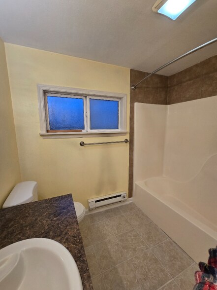 Building Photo - 2739 Locust Ave W