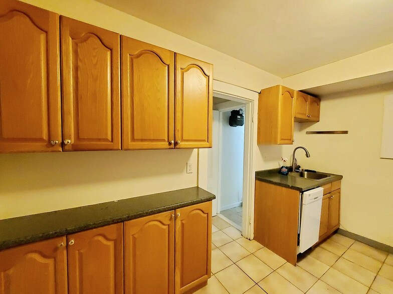 Building Photo - 17 Bay