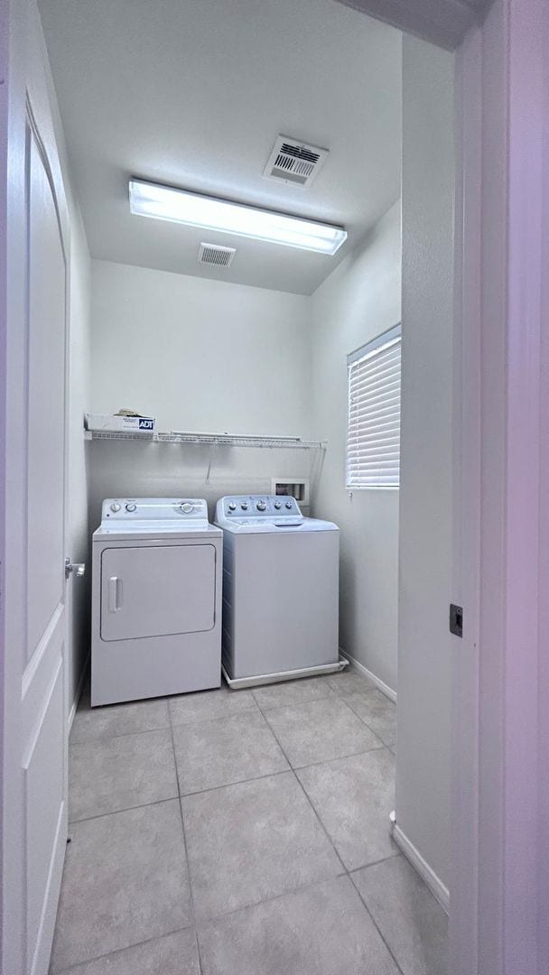 Building Photo - Freshly Painted 3 Bedrooms Home in Gated M...