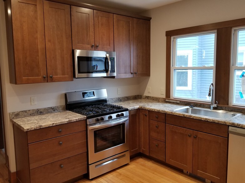 Kitchen - 2045 E Washington Ave