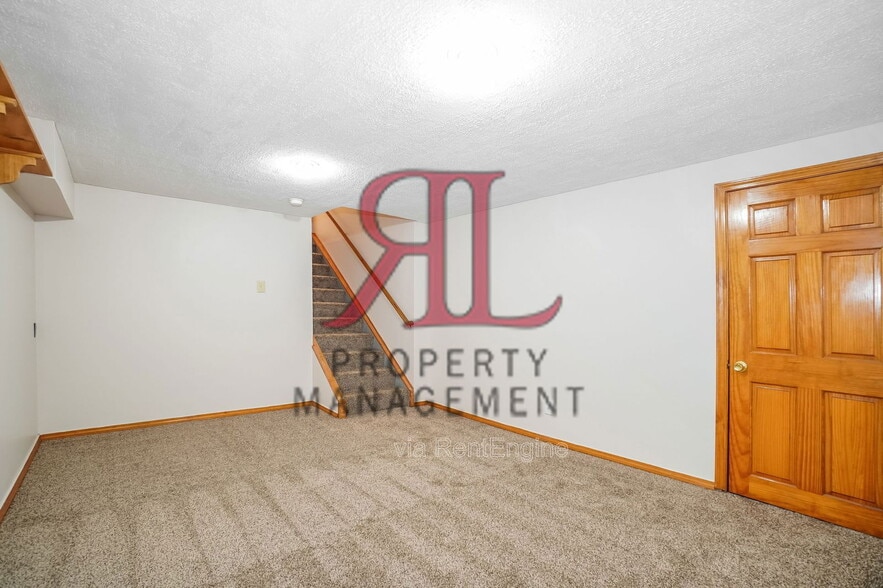 Building Photo - 3180 Omega Dr