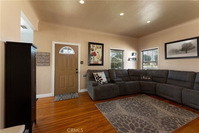 Building Photo - 5643 Ashworth St