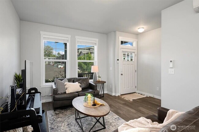 Building Photo - Modern 2-Bed, 2.5-Bath in Prime Location -...