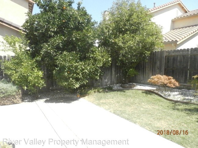 Building Photo - 4 br, 2.5 bath House - 1823 Spaletta Way