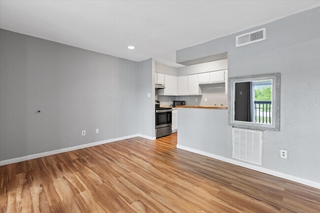 Building Photo - 13151 Walden Rd