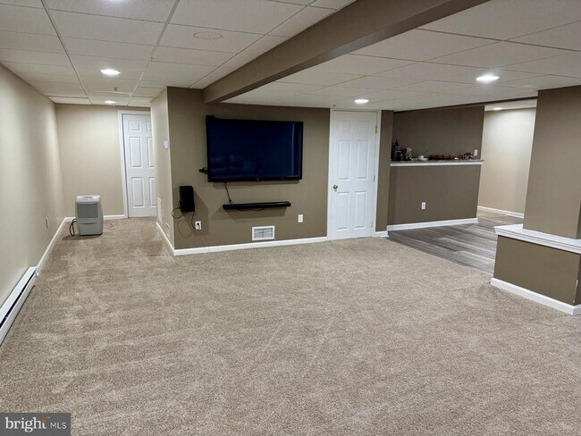 Building Photo - 240 Torrey Pine Ct