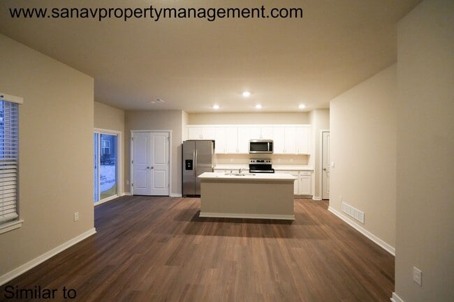 Building Photo - Townhome in Prime Ankeny Location