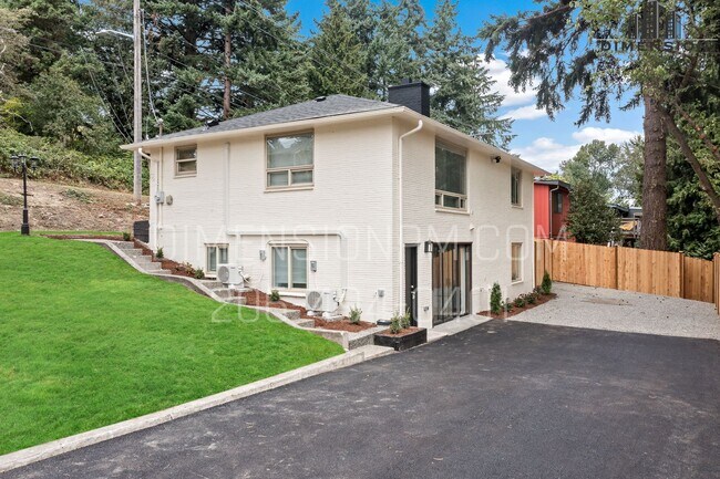 Building Photo - 13848 29th Ave S