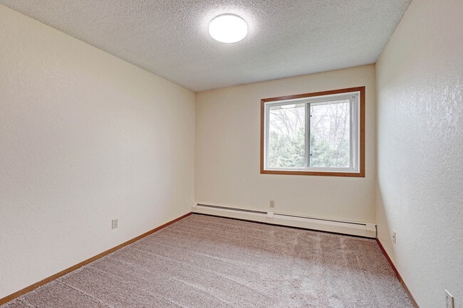 Building Photo - Town Edge Estates