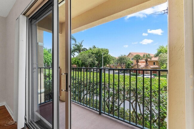 Building Photo - 600 Scotia Dr