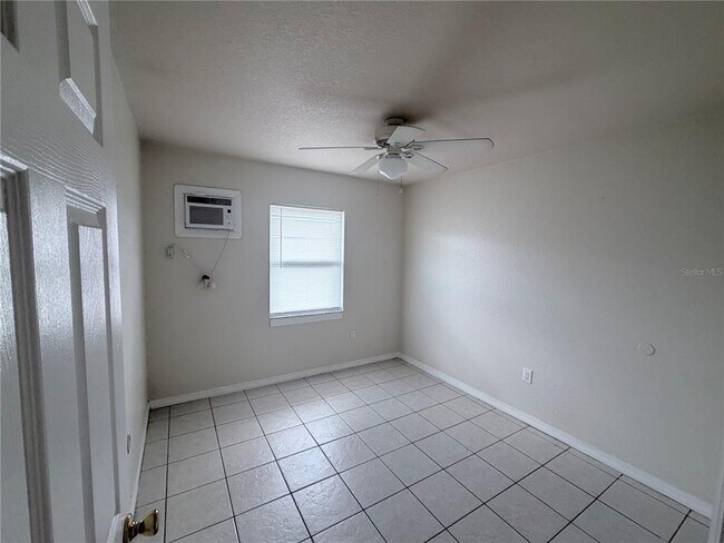 Building Photo - 507 Twin Pines Ln